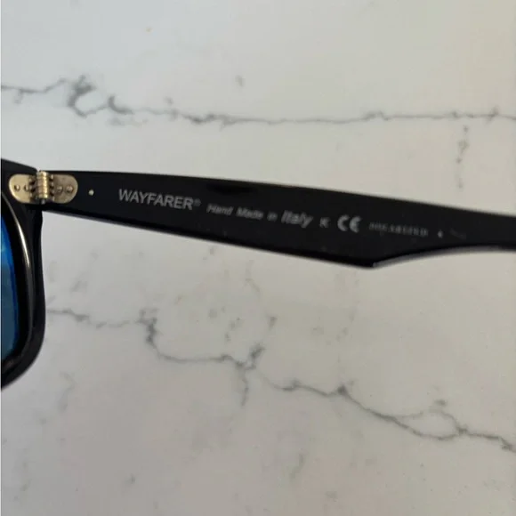 Ray-Ban Classic Black Wayfarer Sunglasses - Picture 4 of 4